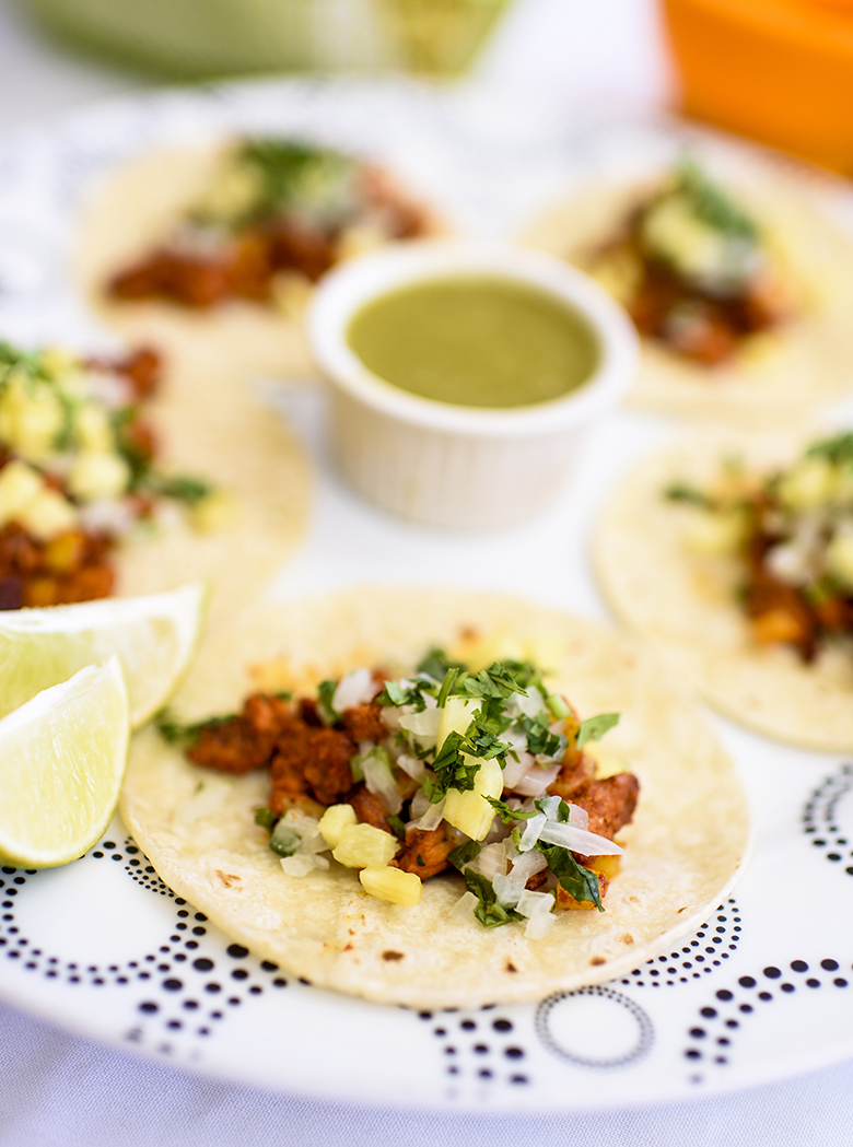 <span style='text-shadow: 1px 1px 2px #000000;'>Tacos</span>